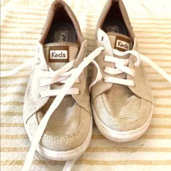 Keds Tan Beach Shoe, great condition - Picture 3 of 5